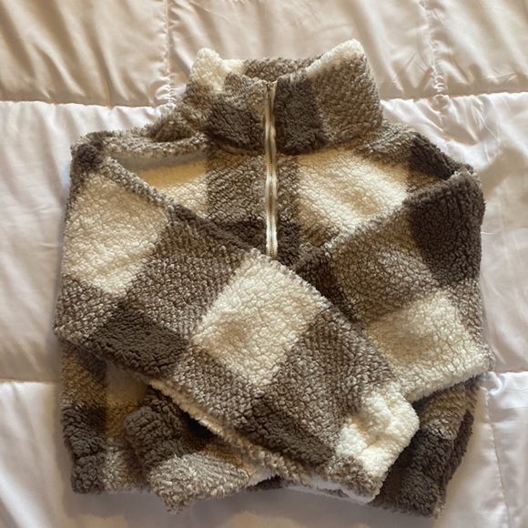 Cropped Sherpa - Picture 2 of 3